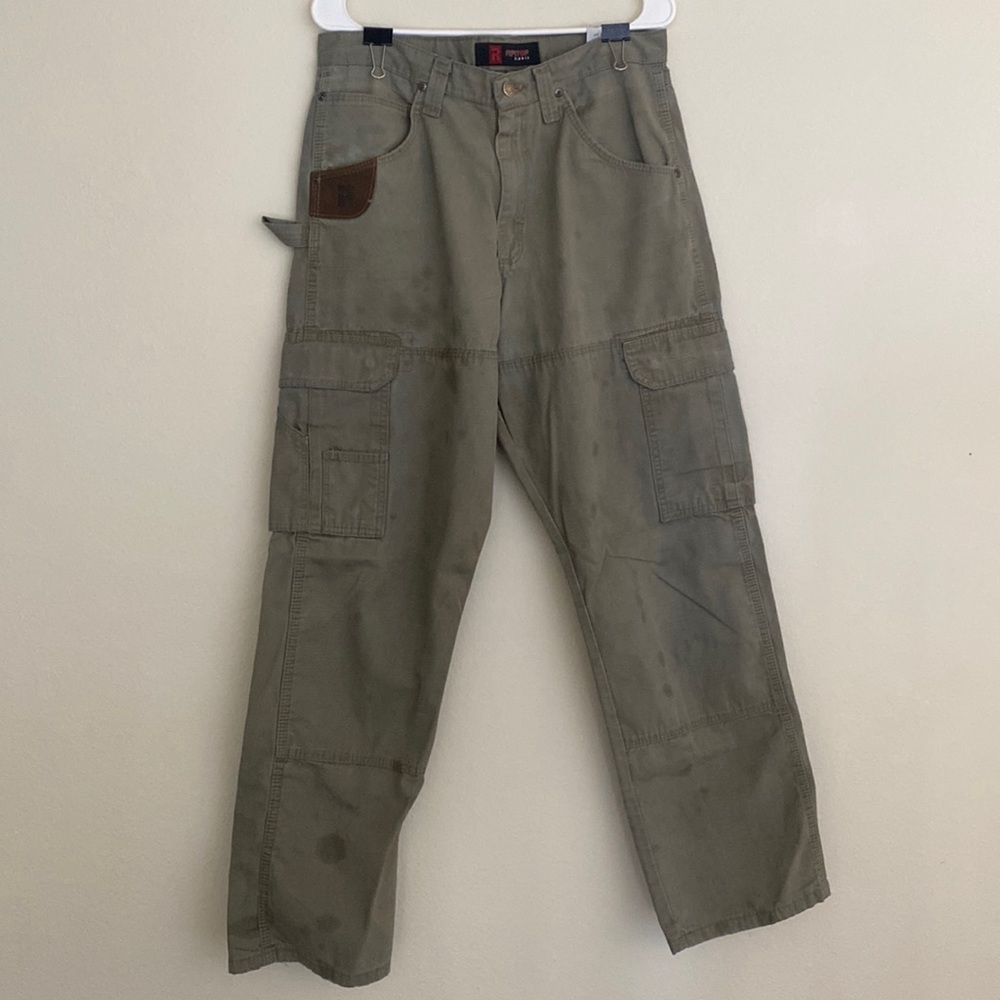 Ripstop fabric cargo pants